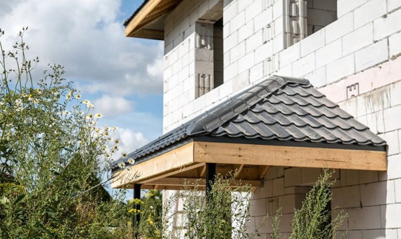 Пе­ре­дел­ка обыч­ной кры­ши в ман­сард­ную, ин­струк­ция.