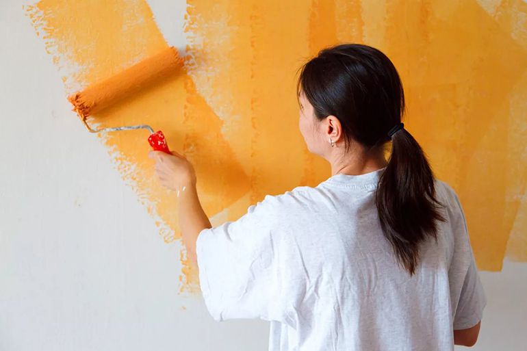 Успеть за выходные: как быстро покрасить стены в квартире