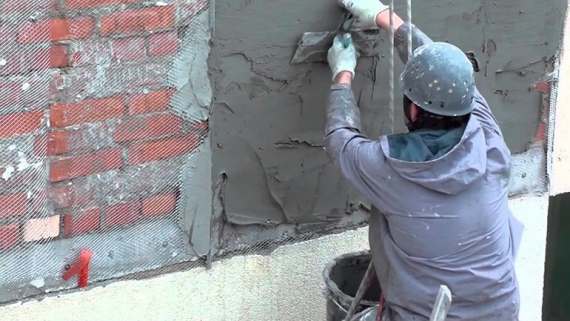 Как новичку штукатурить стены своими руками: видео и рекомендации к работе